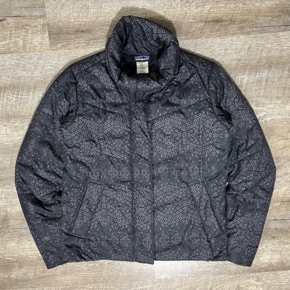 Patagonia Jackets & Blazers - Patagonia Puffer Jacket Women's M Full Zip Gray Insulated AOP Geometric